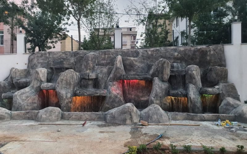 Blue Garden Sancaktepe Doğal şelale yapımı